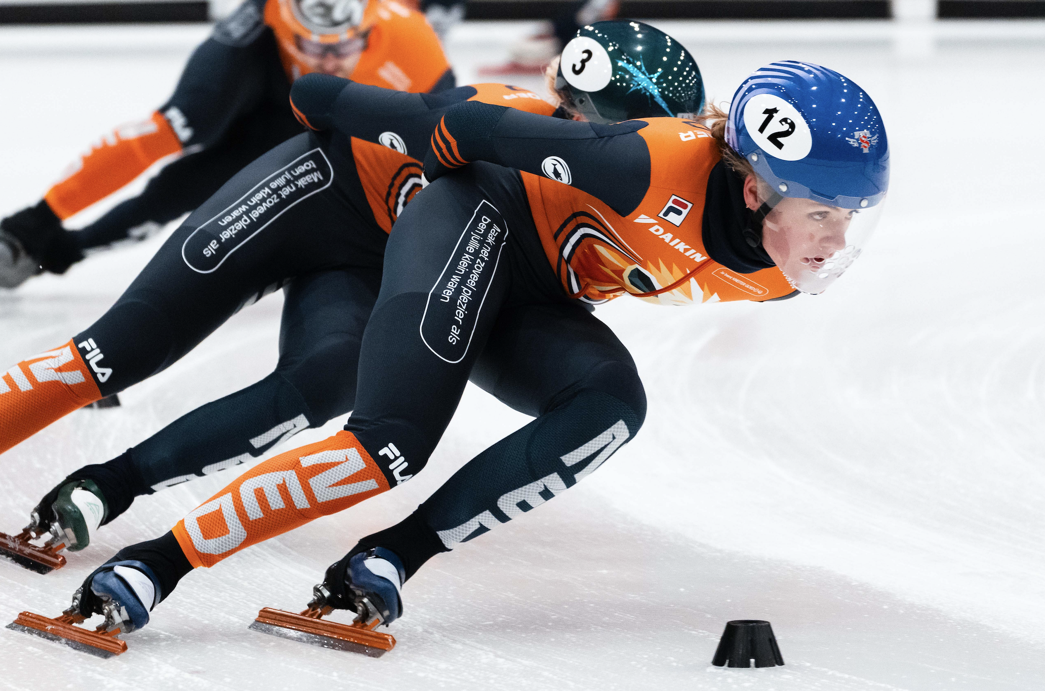 Shorttrackers geraakt door persoonlijke boodschap op wedstrijdpak