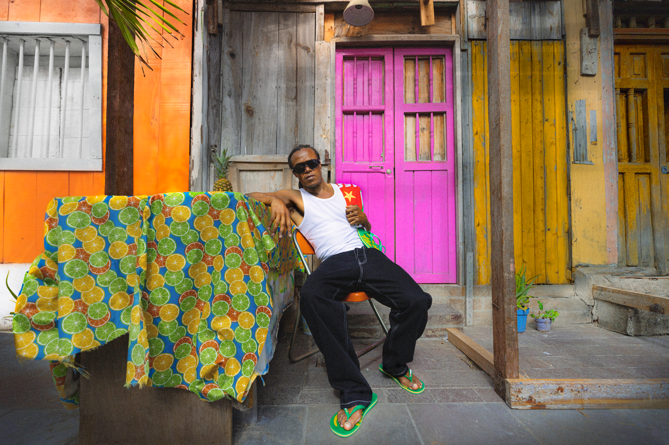 Edgar Davids gezicht van nieuwe Patta x Havaianas samenwerking