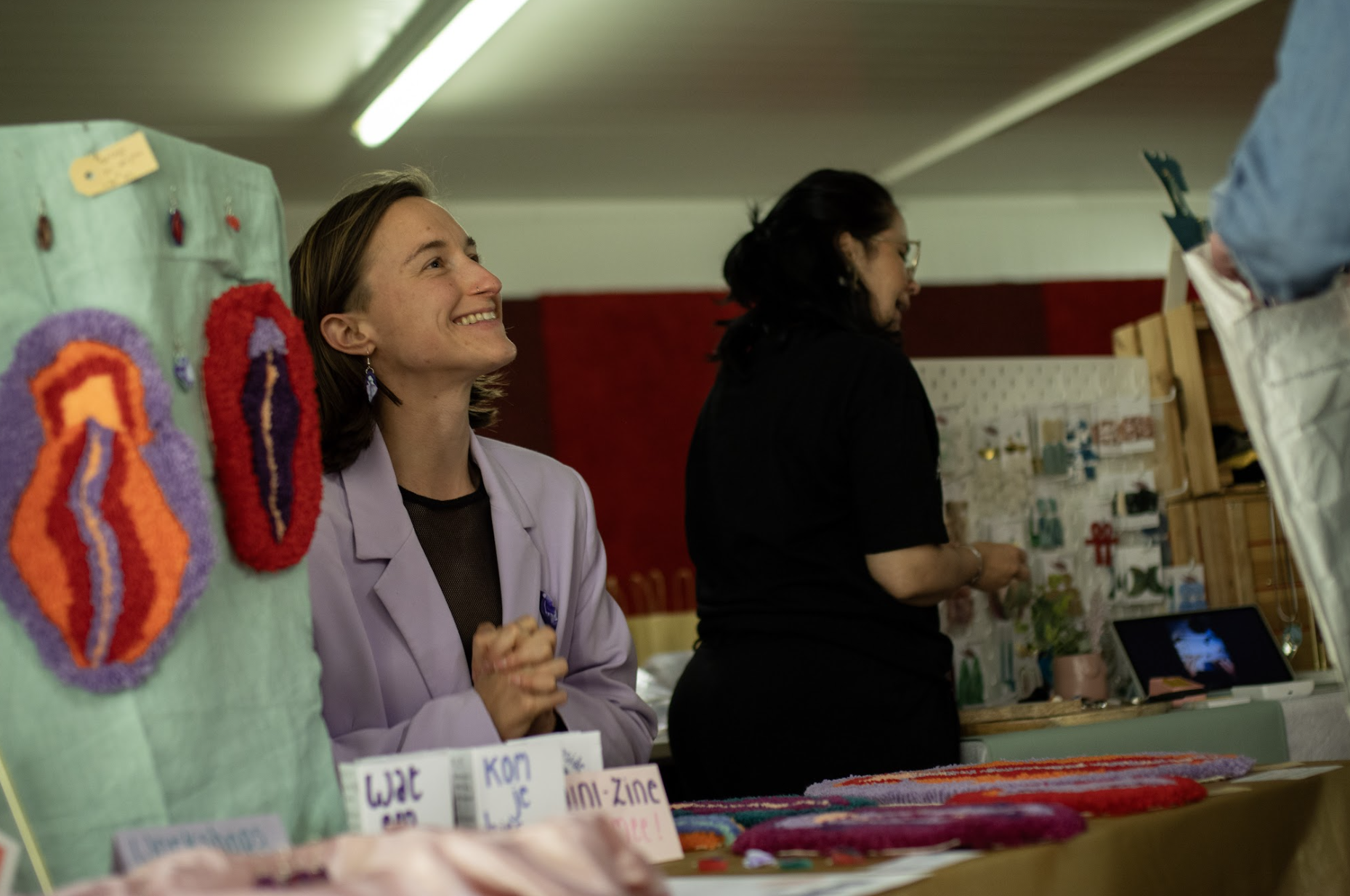 Amsterdam verwelkomt grootste queer markt ooit tijdens Pride 2025