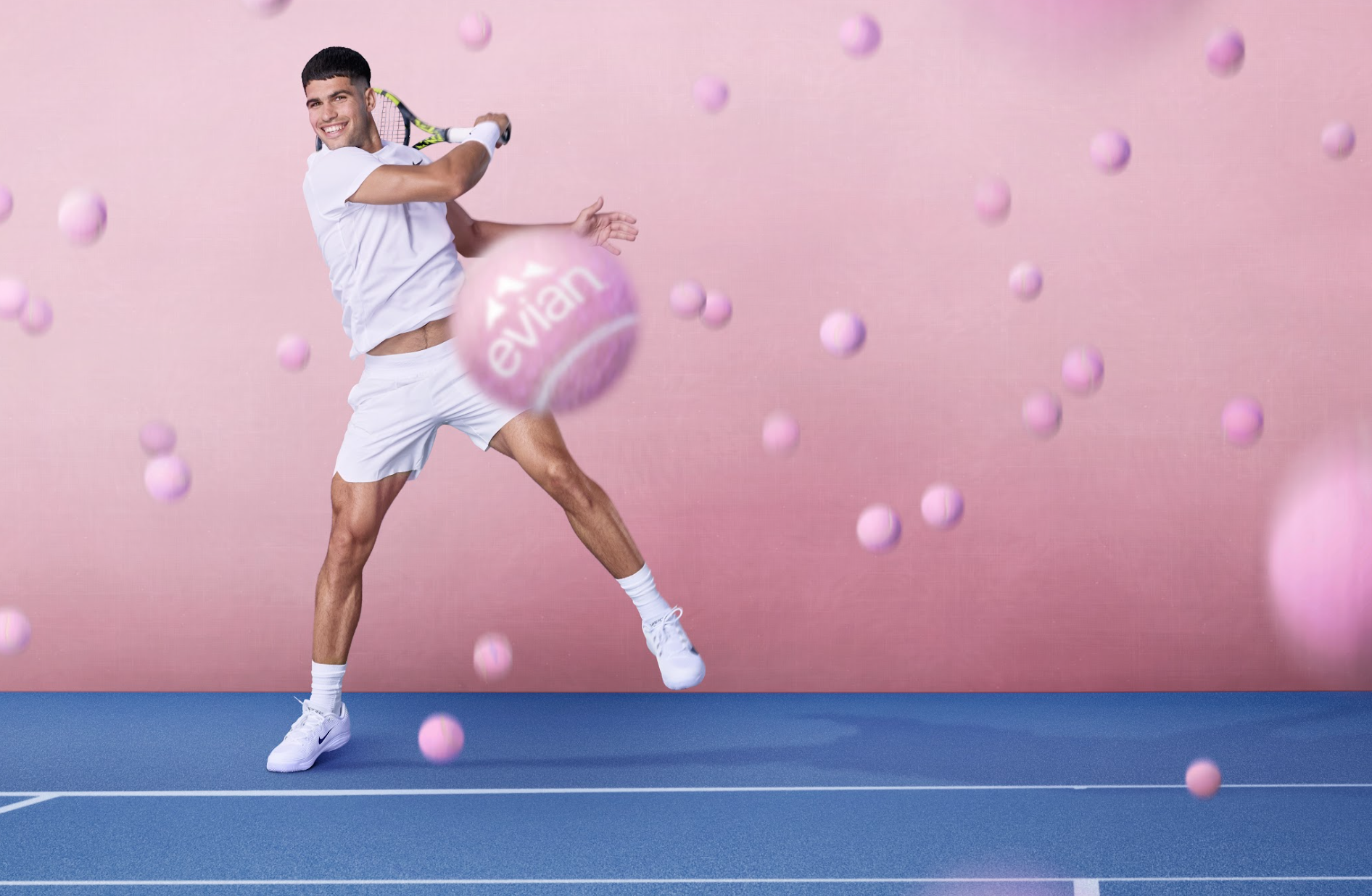 Evian kiest Carlos Alcaraz als nieuw gezicht van Live Young-mentaliteit