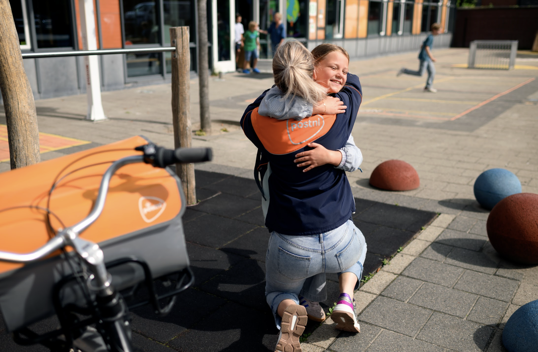 PostNL en Twenty Two zetten bezorgers in het zonnetje