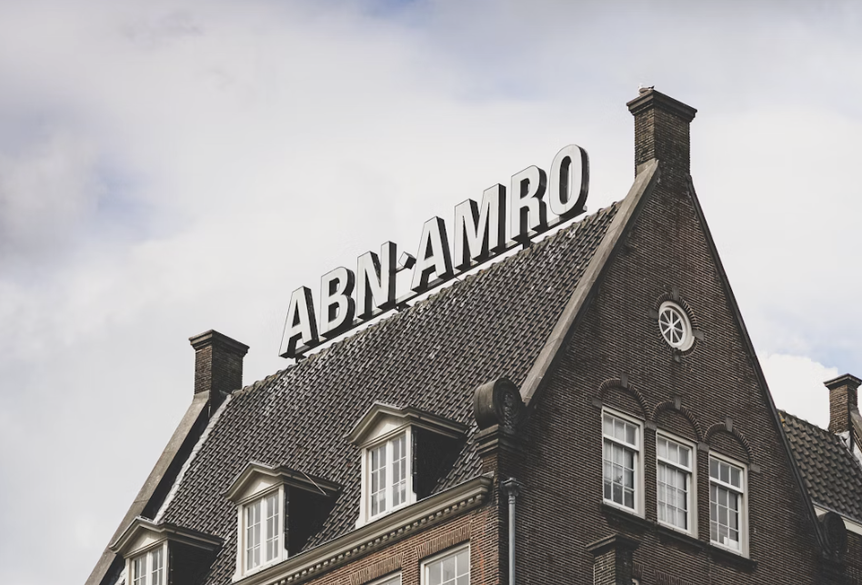 Nederlandse bank NIBC overgenomen door grotere broer ABN Amro