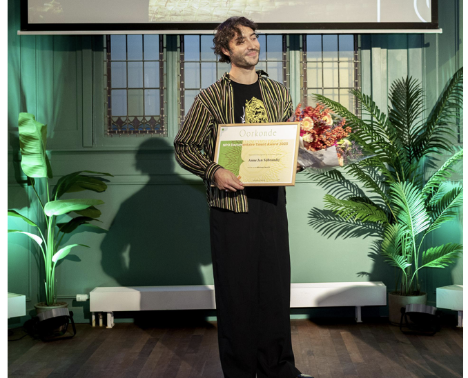Aku-Ik van Anne Jan Sijbrandij wint NPO Documentaire Talent Award tijdens IDFA