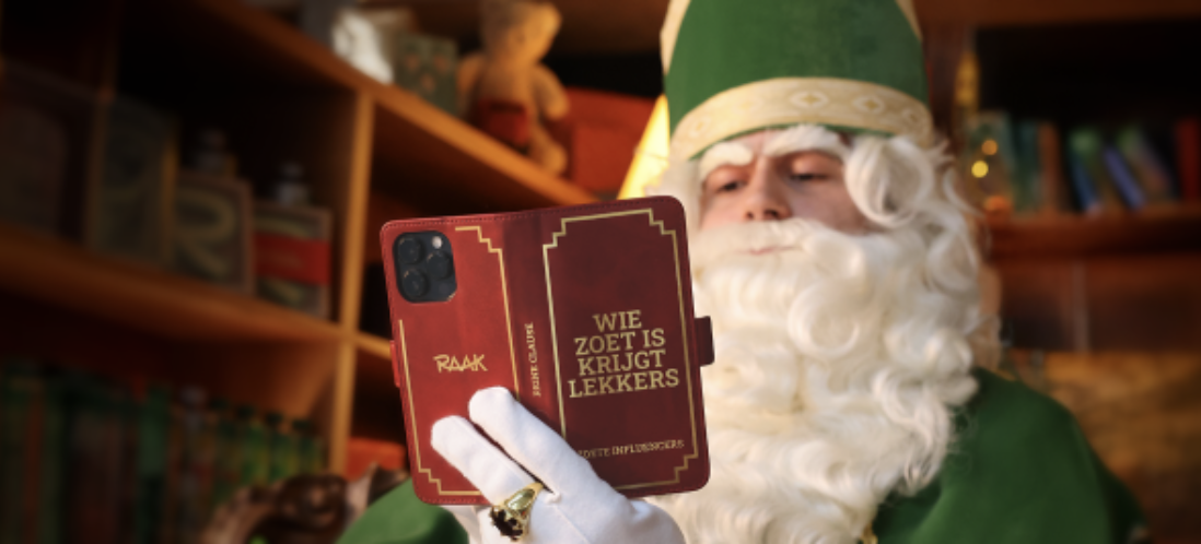 Reine Clause ziet alles. Ook online.