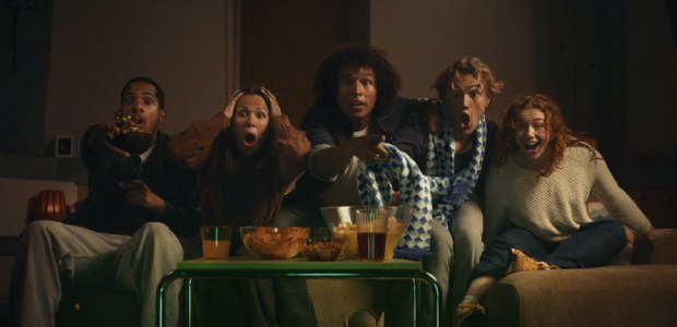 Kansspelautoriteit trapt campagne af tegen 'betjes' op voetbalwedstrijden