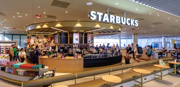 Nieuwe Starbucks-locatie van ruim 500 m² opent op Schiphol