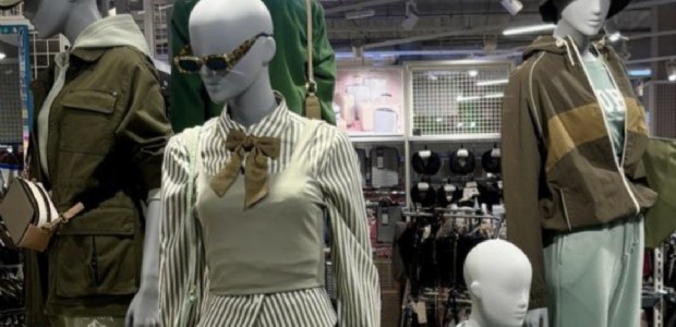 Primark plaatst rolstoelpop in Rotterdamse vestiging