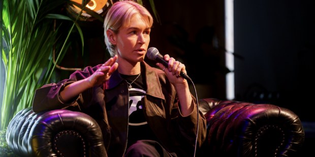 Rave Recap #2: achter vrolijke deuntjes schuilen serieuze woorden