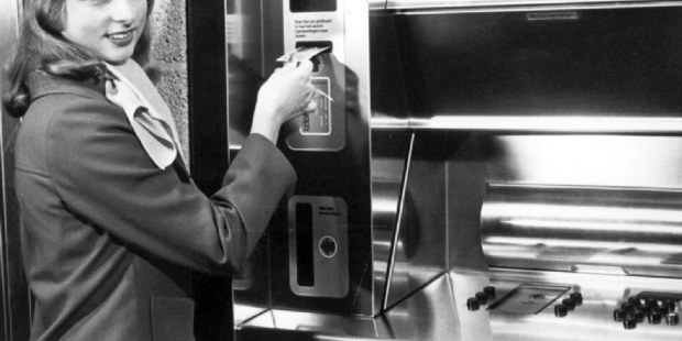 ING komt met vernieuwde betaalpas na 40 jaar pinnen