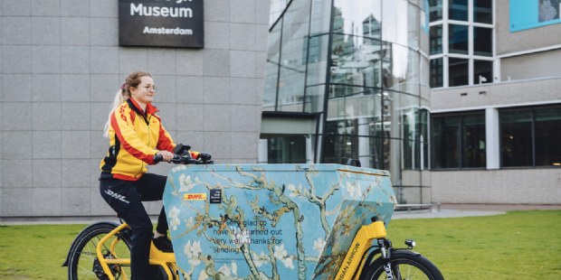 Van Gogh Museum en DHL bundelen logistiek en educatie 
